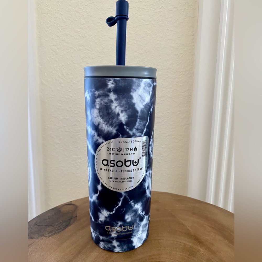 Asobu Superb Sippy Vacuum Insulated Tumbler. 20 OZ/600 ML. Blue/black & white